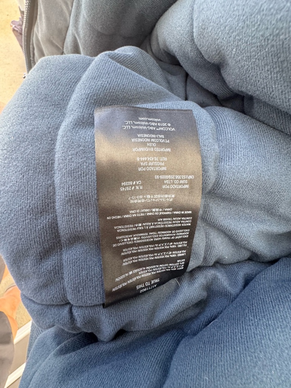 Volcom Blue  jacket - Picture 10 of 10